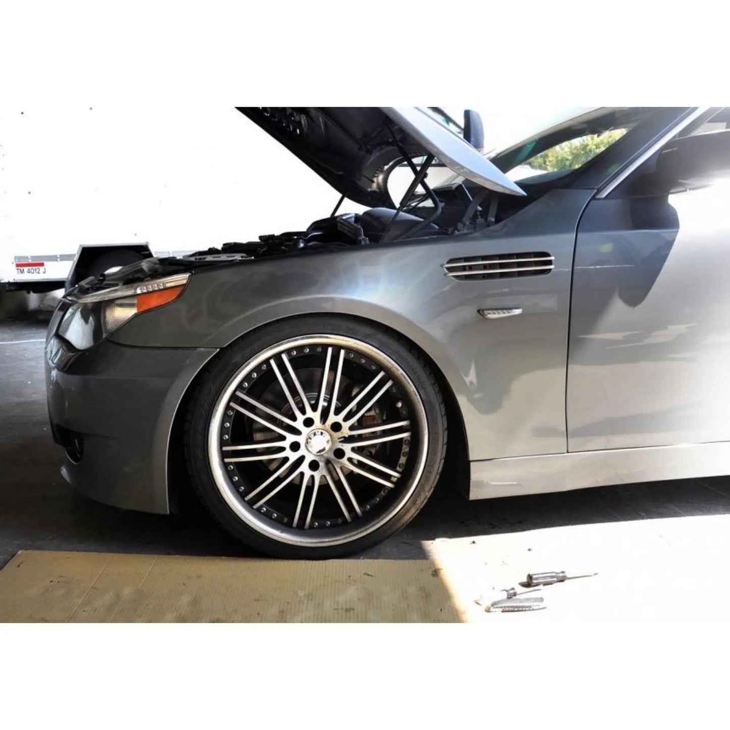 Suvneer M5 Designed E60 Fenders