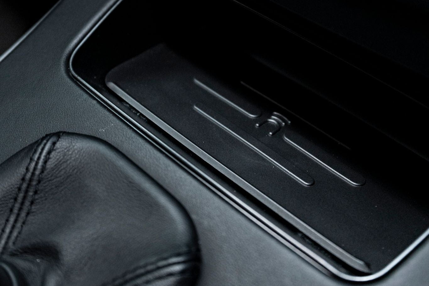 Induktiv E9X 3-Series Wireless Charger Kit-Interior-Silicon Valley Bimmer