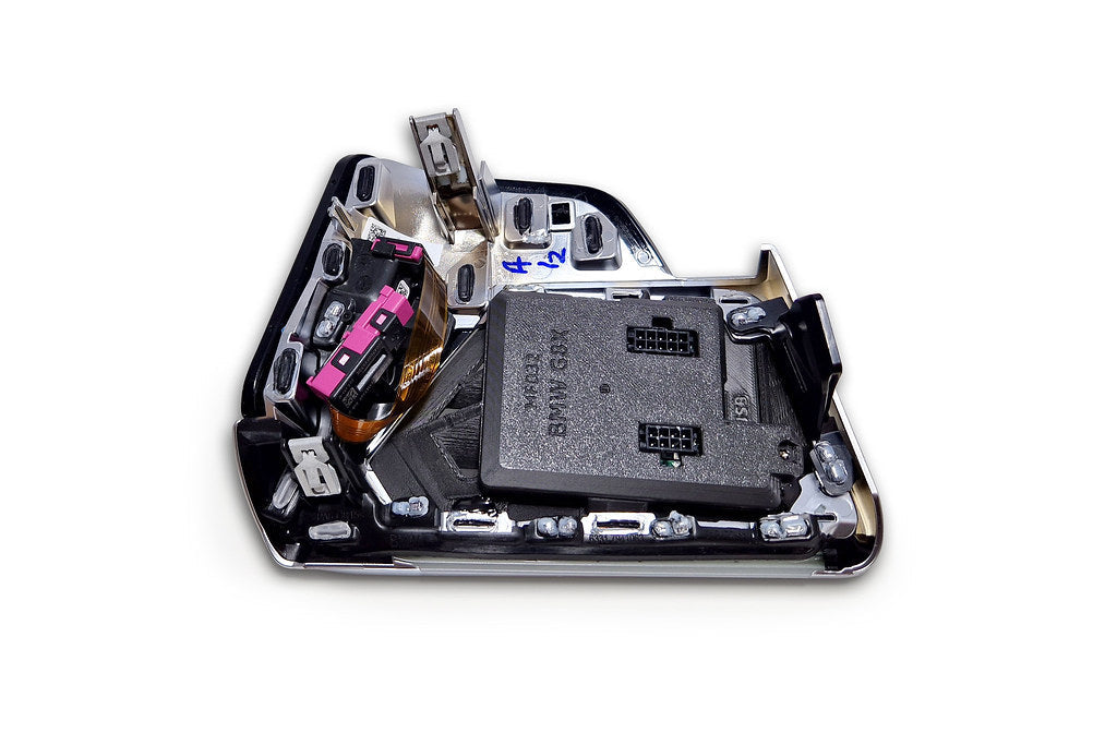CANchecked G8X / G42 / G2X Pre-LCI MFD32 Multi Function Display | 3.2" Gen2 (LHD) - Preassembled OEM Vent