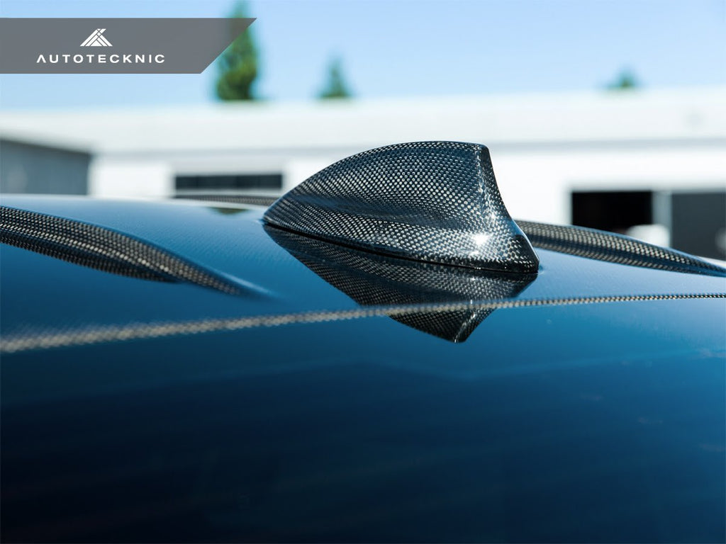 AutoTecknic G82 M4 Dry Carbon Roof Antenna Cover